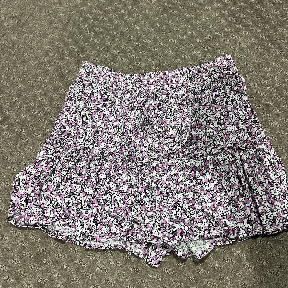 Zara Purple and White Patterned Shorts